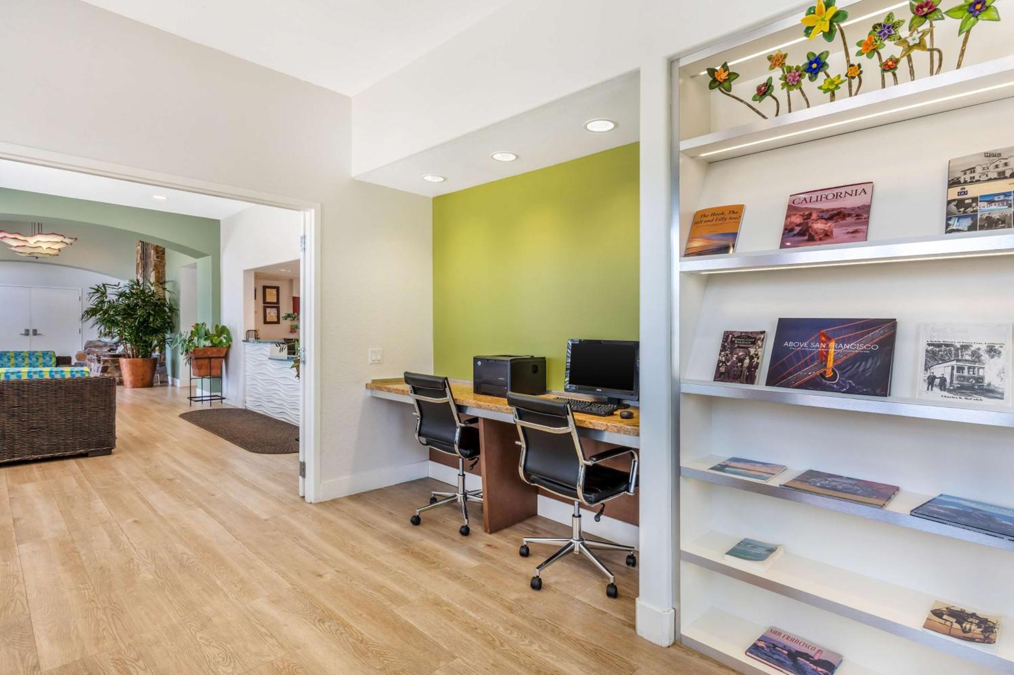 Best Western Plus Capitola By-The-Sea Inn & Suites Bagian luar foto